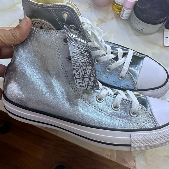 Converse - Picture 3 of 4